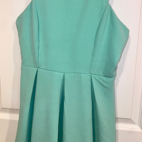 Dress - Picture 5 of 8